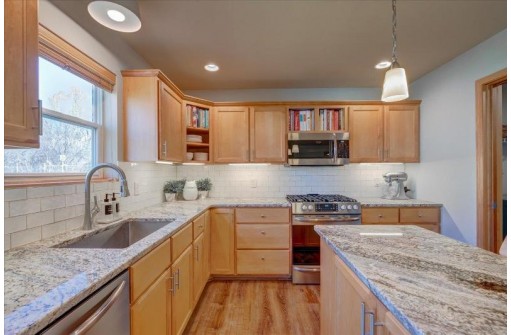 510 Lisa Ann Drive, Madison, WI 53718