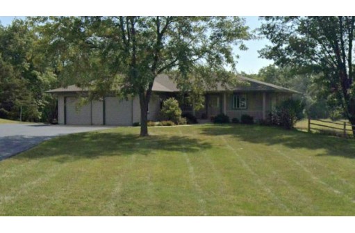 W2841 Pine Ridge Court, Belleville, WI 53508