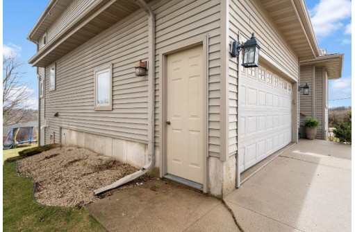 1809 Southern Ridge Trail, Madison, WI 53719