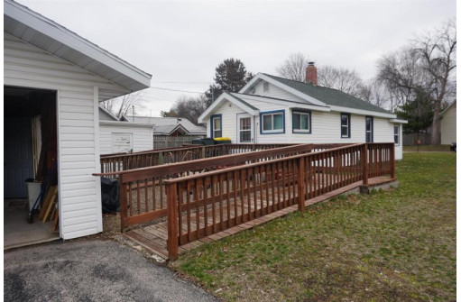 1223 S 7th Street, Prairie Du Chien, WI 53821