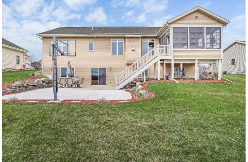 1231 Heritage Court, Sun Prairie, WI 53590