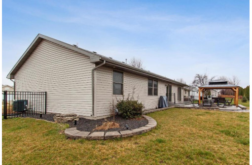 3704 Labrador Drive, Janesville, WI 53546