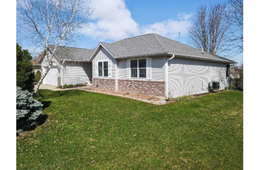 1490 St Albert The Great Drive, Sun Prairie, WI 53590