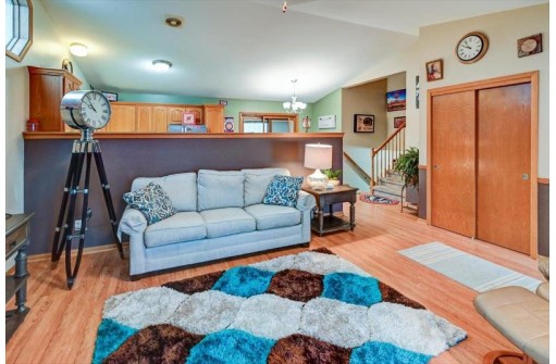 30 Arial Circle, Madison, WI 53719