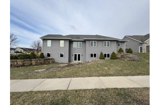 1704 Three Woods Drive, Mount Horeb, WI 53572