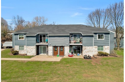 201 Whispering Pines Way, Fitchburg, WI 53713