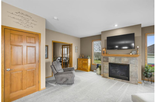 1000 Glen View Court, Mount Horeb, WI 53572