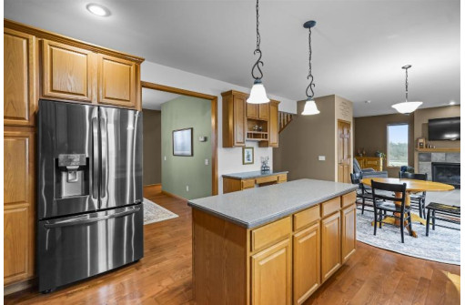 1000 Glen View Court, Mount Horeb, WI 53572