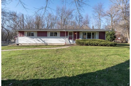 1423 E Road Two, Edgerton, WI 53534