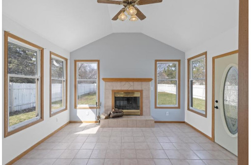 2040 Montana Avenue, Sun Prairie, WI 53590