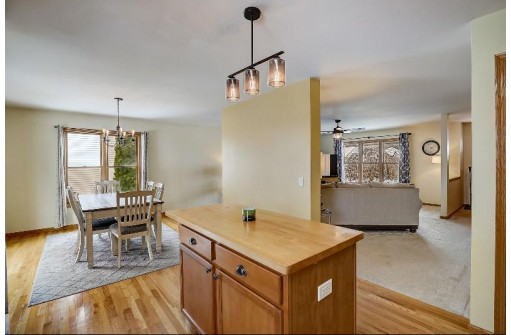 414 East Hill Parkway, Madison, WI 53718