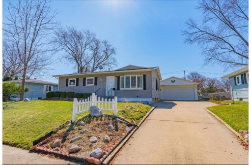 1921 Shelley Lane, Madison, WI 53704