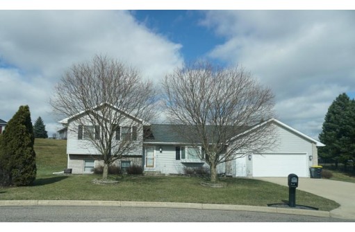 417 Ridgeview Court, Tomah, WI 54660