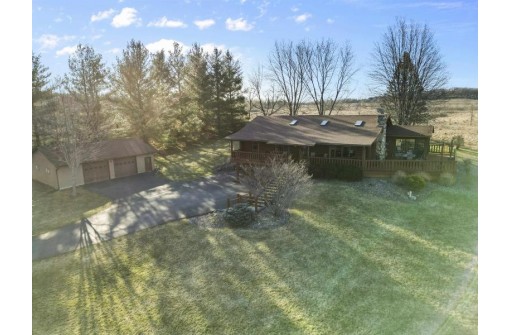 3689 Rutland Dunn Town Line Road, Stoughton, WI 53589