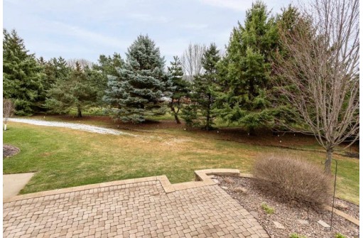 2832 Brooks Ridge Drive, Bristol, WI 53590