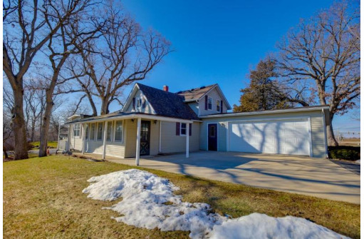 101 Oxford Lane, Cambridge, WI 53523