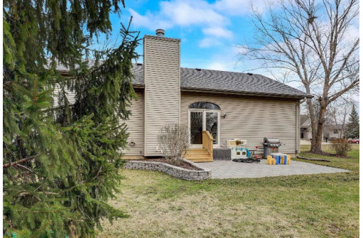 813 Pheasant Run, Watertown, WI 53094