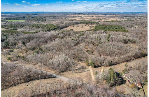 E11874 Trap Shoot Road, Baraboo, WI 53913