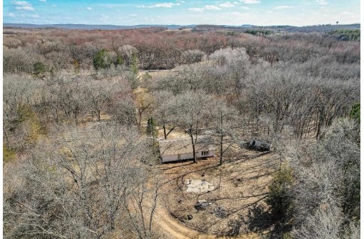 E11874 Trap Shoot Road, Baraboo, WI 53913