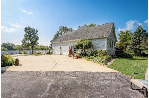 W9264 Iron Road, Beaver Dam, WI 53916-2630