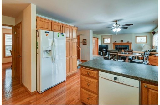 608 Sunnybrook Drive, DeForest, WI 53532