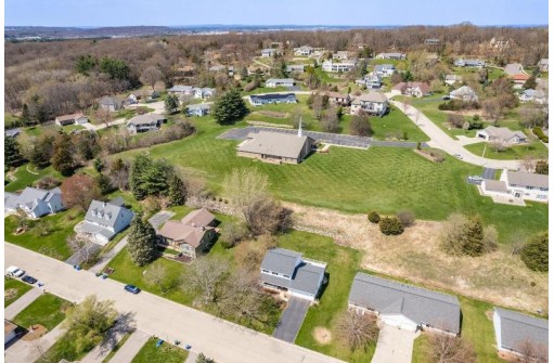 883 Iroquois Circle, Baraboo, WI 53913