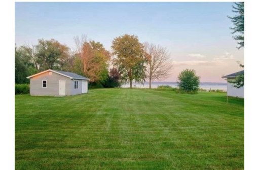 N7869 Lakeshore Drive, Fond Du Lac, WI 54937