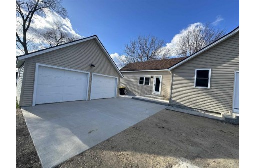 727 Hollister Avenue, Tomah, WI 54660