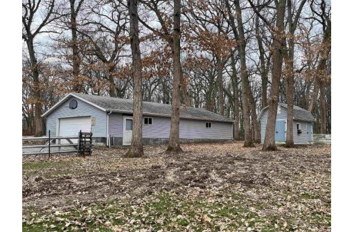 3945 W Plymouth Church Road, Beloit, WI 53511