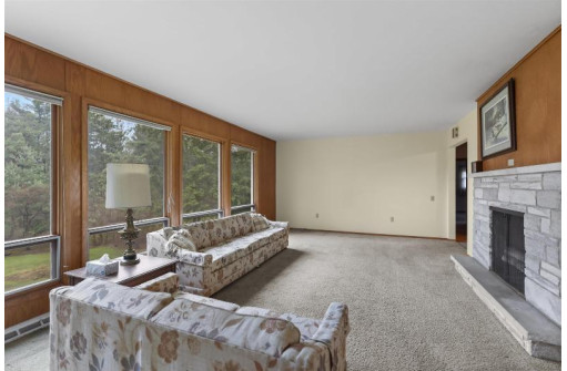 1417 E Skyline Drive, Madison, WI 53705