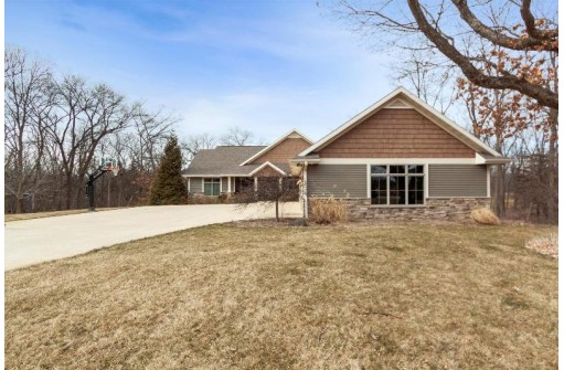 5333 N Northwood Trace, Janesville, WI 53545