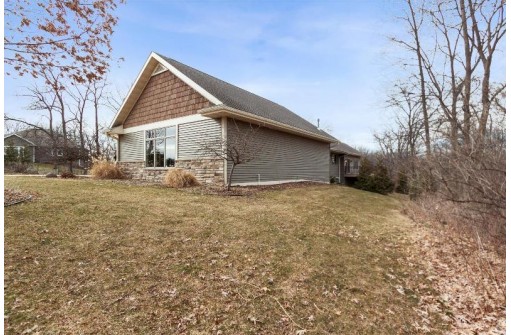 5333 N Northwood Trace, Janesville, WI 53545