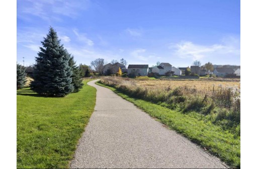 1 Deschamp Court, Madison, WI 53718