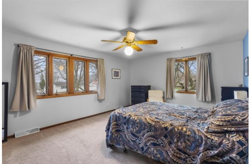 6206 Walden Way, Madison, WI 53719