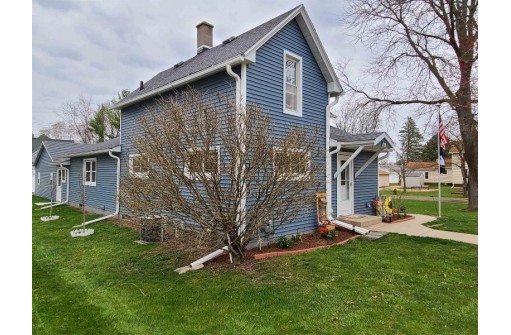 403 W Harvey Street, Rio, WI 53960