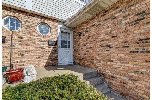 1328 Emerald Terrace 3, Sun Prairie, WI 53590