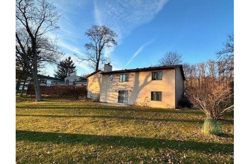 W11307 County Road V, Lodi, WI 53555