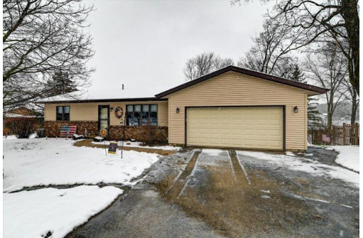 W11307 County Road V, Lodi, WI 53555