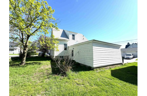 618 4th Street, Reedsburg, WI 53959