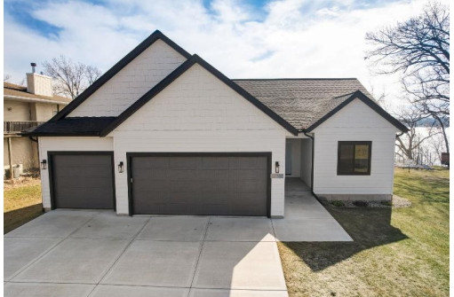 118 Palisade Court, Merrimac, WI 53561