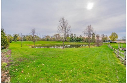 801 Harvest Lane, Stoughton, WI 53589