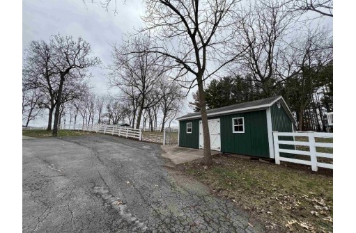 38371 Highway 18, Prairie Du Chien, WI 53821