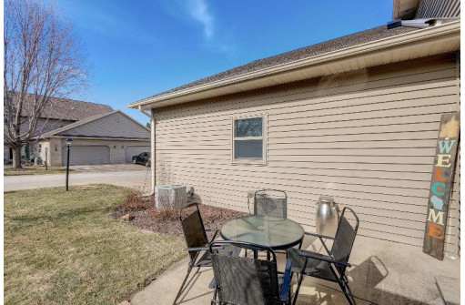 105 Fairview Way, Waunakee, WI 53597