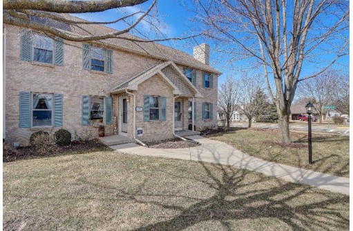 105 Fairview Way, Waunakee, WI 53597