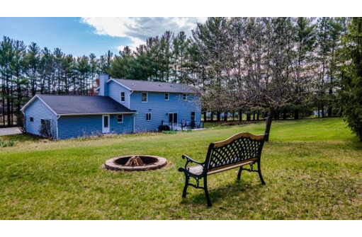 W7482 Phillips Road, Pardeeville, WI 53954