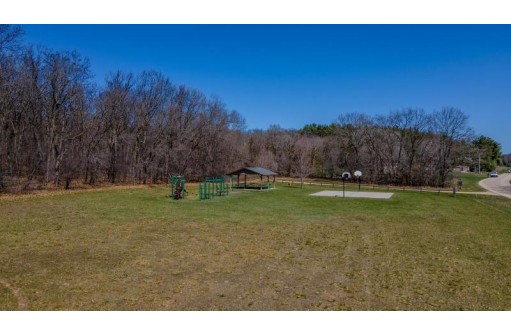 W7482 Phillips Road, Pardeeville, WI 53954