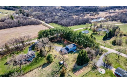 W7482 Phillips Road, Pardeeville, WI 53954