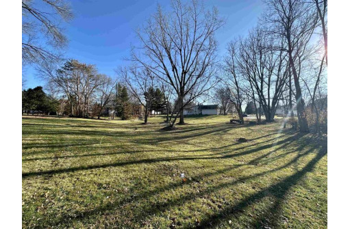 0.85 Kelly Avenue, Platteville, WI 53818