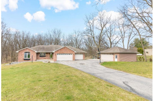 5621 N County Road F, Janesville, WI 53545