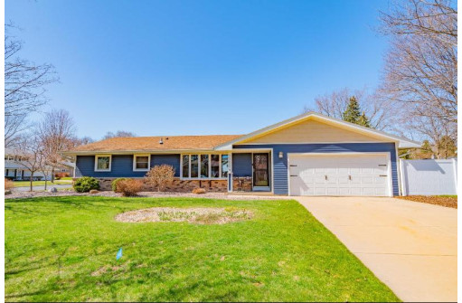 3302 Nightingale Lane, Middleton, WI 53562